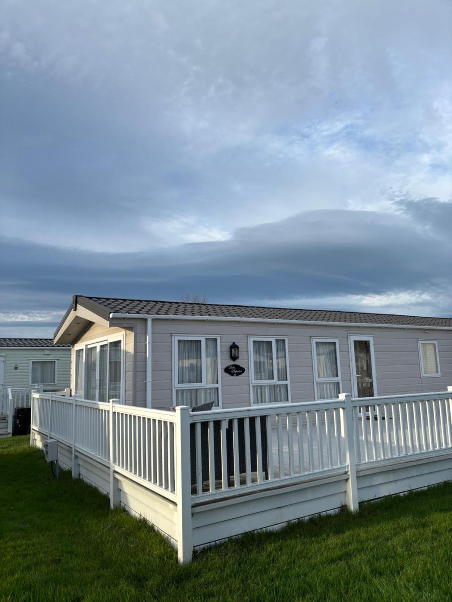 Butterfly Lane Holidays At Marine, Rhyl Bagian luar foto